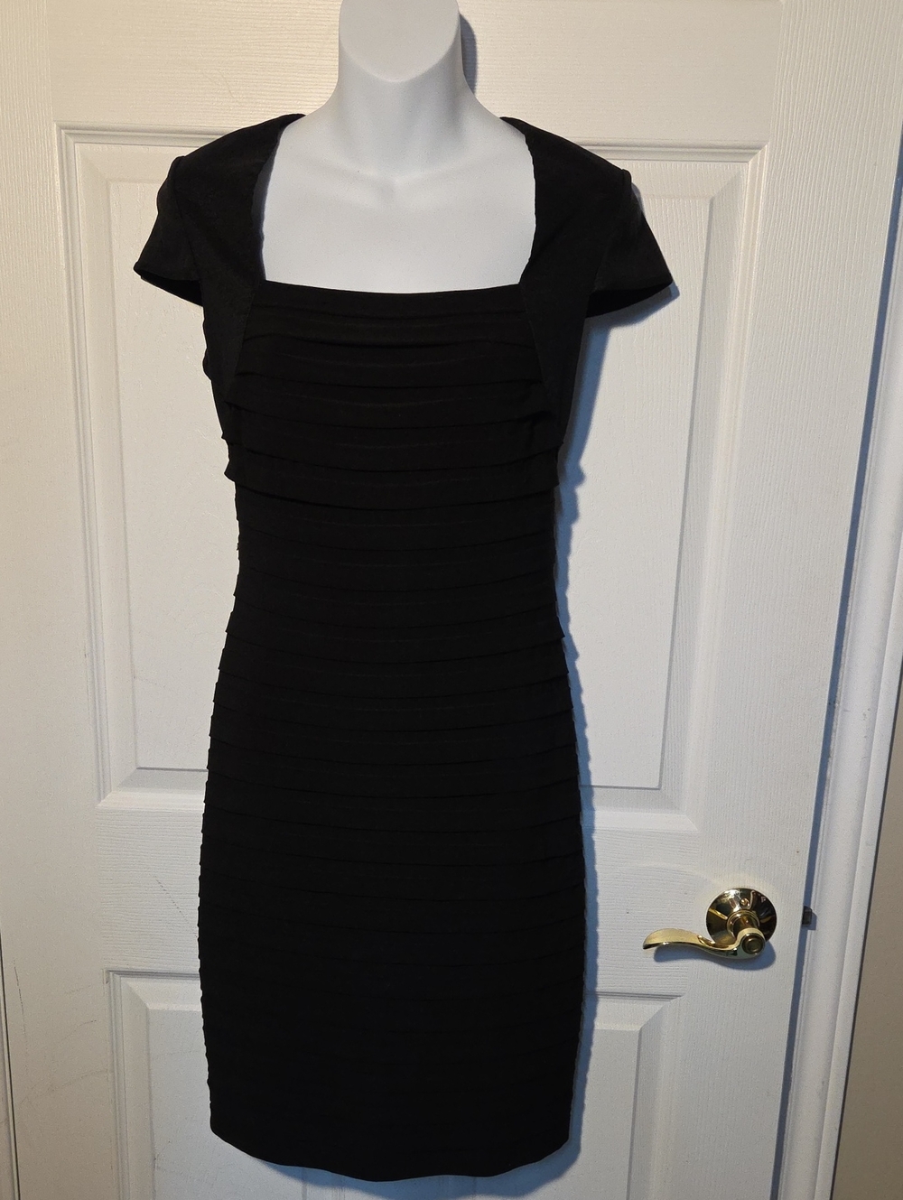 Adrianna Papell Black Pleated Mini Sheath Dress Sz 4